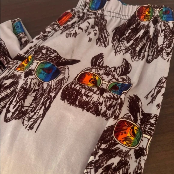 Owl Sunglasses Print LEGGINGS — Cream with Multicolor Accent - Picture 4 of 7